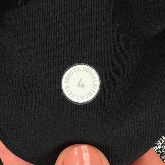 RARE Print! Lululemon Speed Up Short *4" Foil Sz. 4 Wide Leg Lined - Like New! - Picture 10 of 13